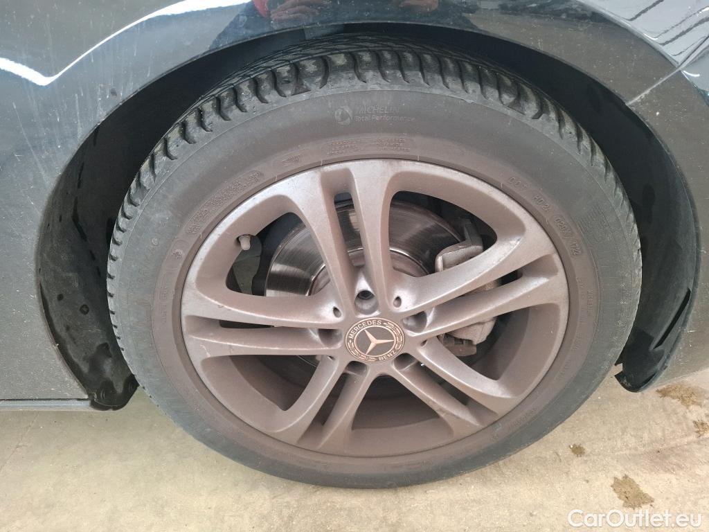  Mercedes  A-Klasse MERCEDES-BENZ Classe A Compact / 2018 / 5P / Berline A 180 Business Line #49