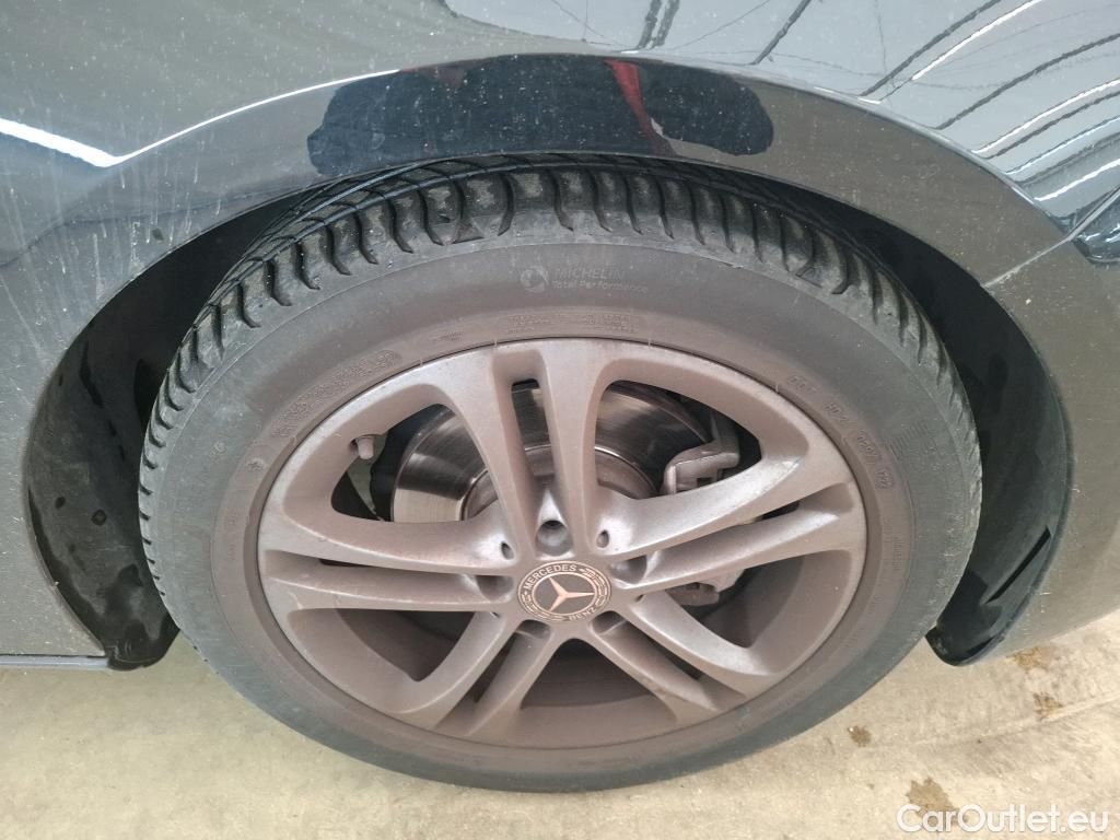  Mercedes  A-Klasse MERCEDES-BENZ Classe A Compact / 2018 / 5P / Berline A 180 Business Line #48