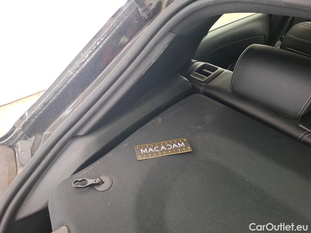  Mercedes  A-Klasse MERCEDES-BENZ Classe A Compact / 2018 / 5P / Berline A 180 Business Line #44