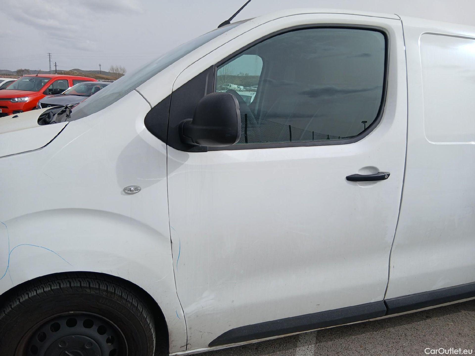  Opel  Vivaro OPEL  / 2019 / 4P / furgón 1.5 Diésel 74kW (100CV) M Std Express #9