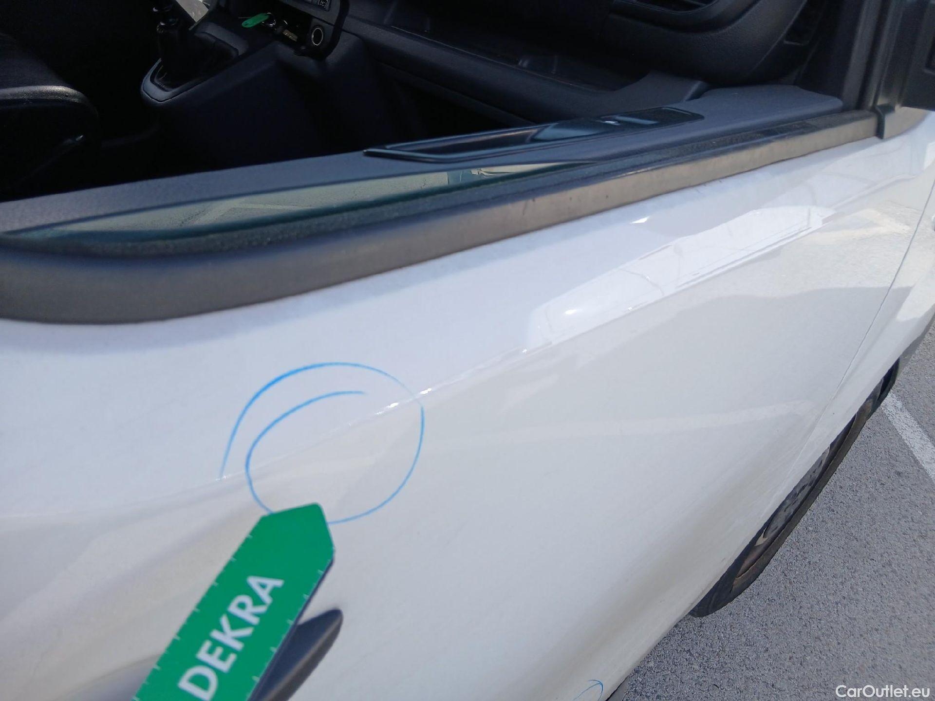  Opel  Vivaro OPEL  / 2019 / 4P / furgón 1.5 Diésel 74kW (100CV) M Std Express #54