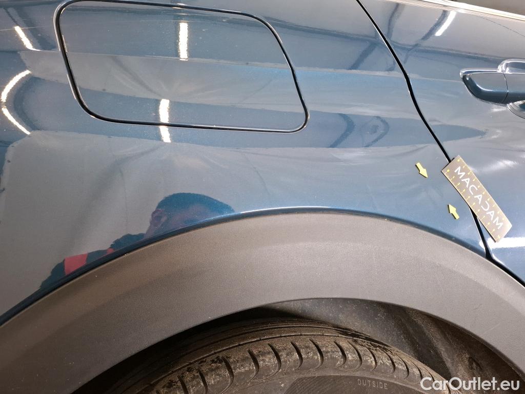  Peugeot  3008 PEUGEOT  / 2020 / 5P / SUV 1.6 HYBRID 225 E-EAT8 GT Pack #17