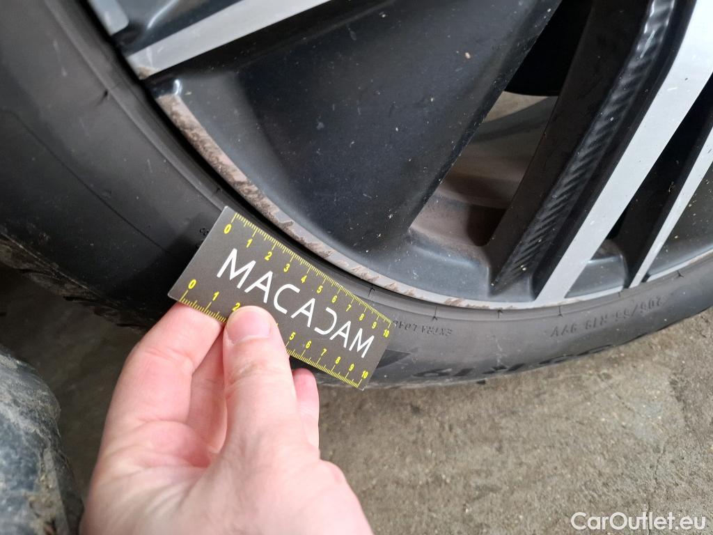  Peugeot  3008 PEUGEOT  / 2020 / 5P / SUV 1.6 HYBRID 225 E-EAT8 GT Pack #16