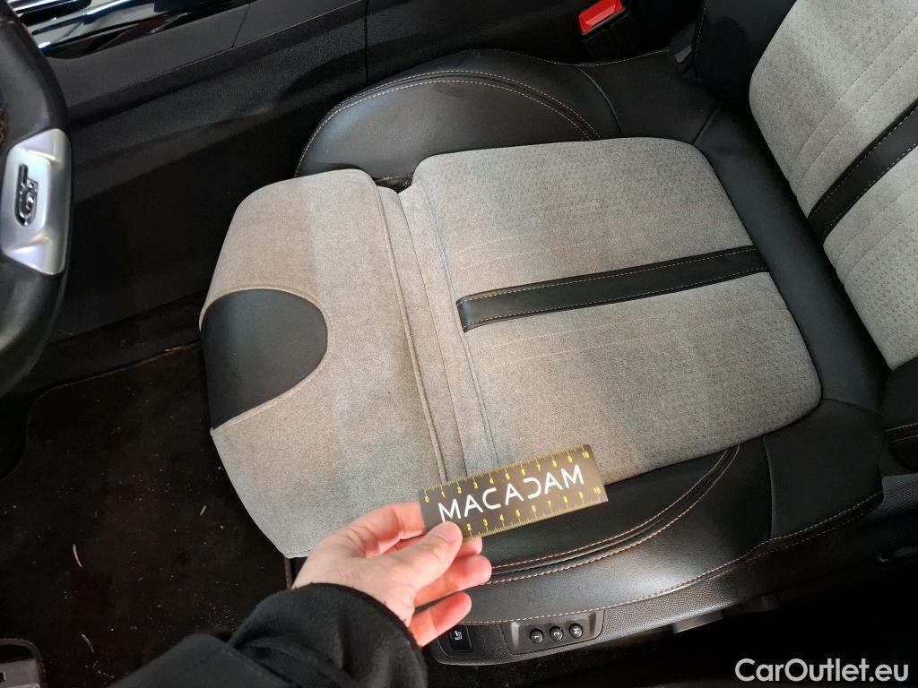  Peugeot  3008 PEUGEOT  / 2020 / 5P / SUV 1.6 HYBRID 225 E-EAT8 GT Pack #23