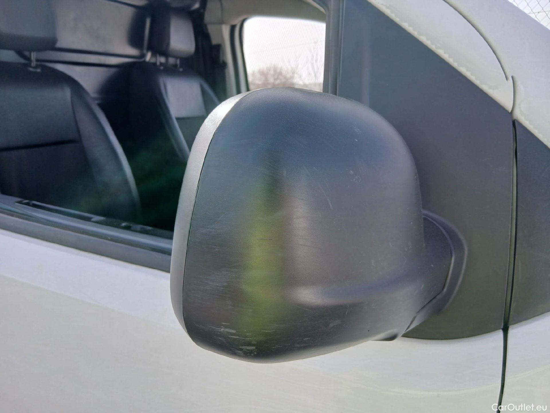  Opel  Vivaro OPEL  / 2019 / 4P / furgón 1.5 Diésel 74kW (100CV) M Std Express #57