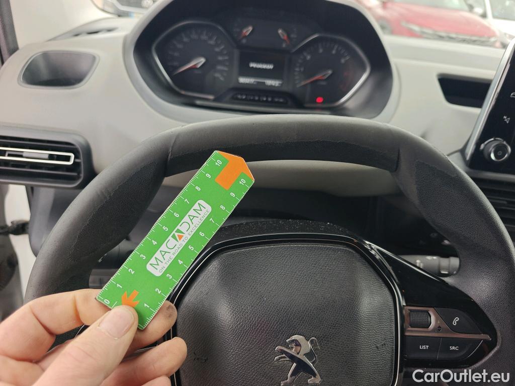  Peugeot  RIFTER PEUGEOT  / 2018 / 5P / monovolumen compacto Active Nav+ Standard BlueHDi 73kW #22