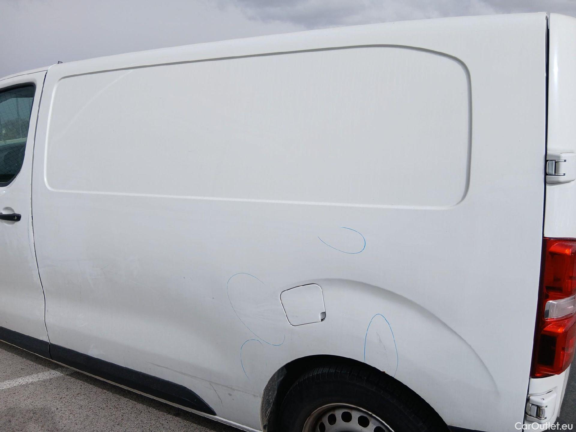  Opel  Vivaro OPEL  / 2019 / 4P / furgón 1.5 Diésel 74kW (100CV) M Std Express #20