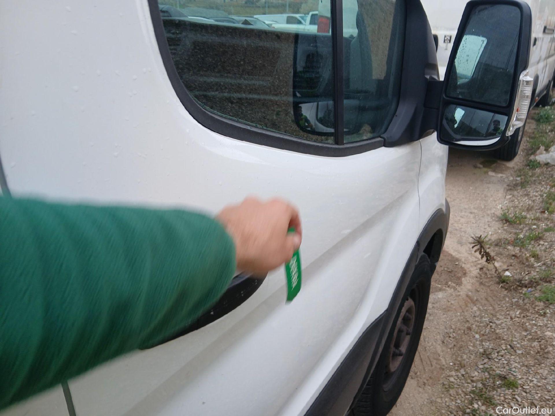  Ford  Transit FORD  / 2013 / 4P / furgón 310 77kW L3H2 Van Trend FWD #28