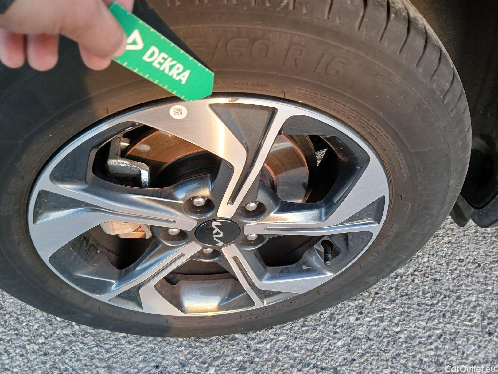  KIA  XCeed KIA  / 2019 / 5P / todoterreno 1.0 T-GDi Drive 88kW (120CV) #31