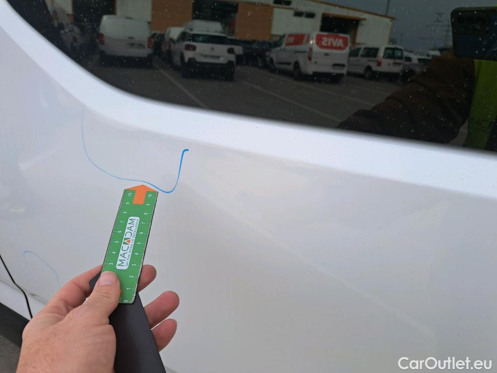  Citroen  Berlingo CITROEN  / 2018 / 4P / combi Talla M BlueHDi 100 LIVE (AC) #6