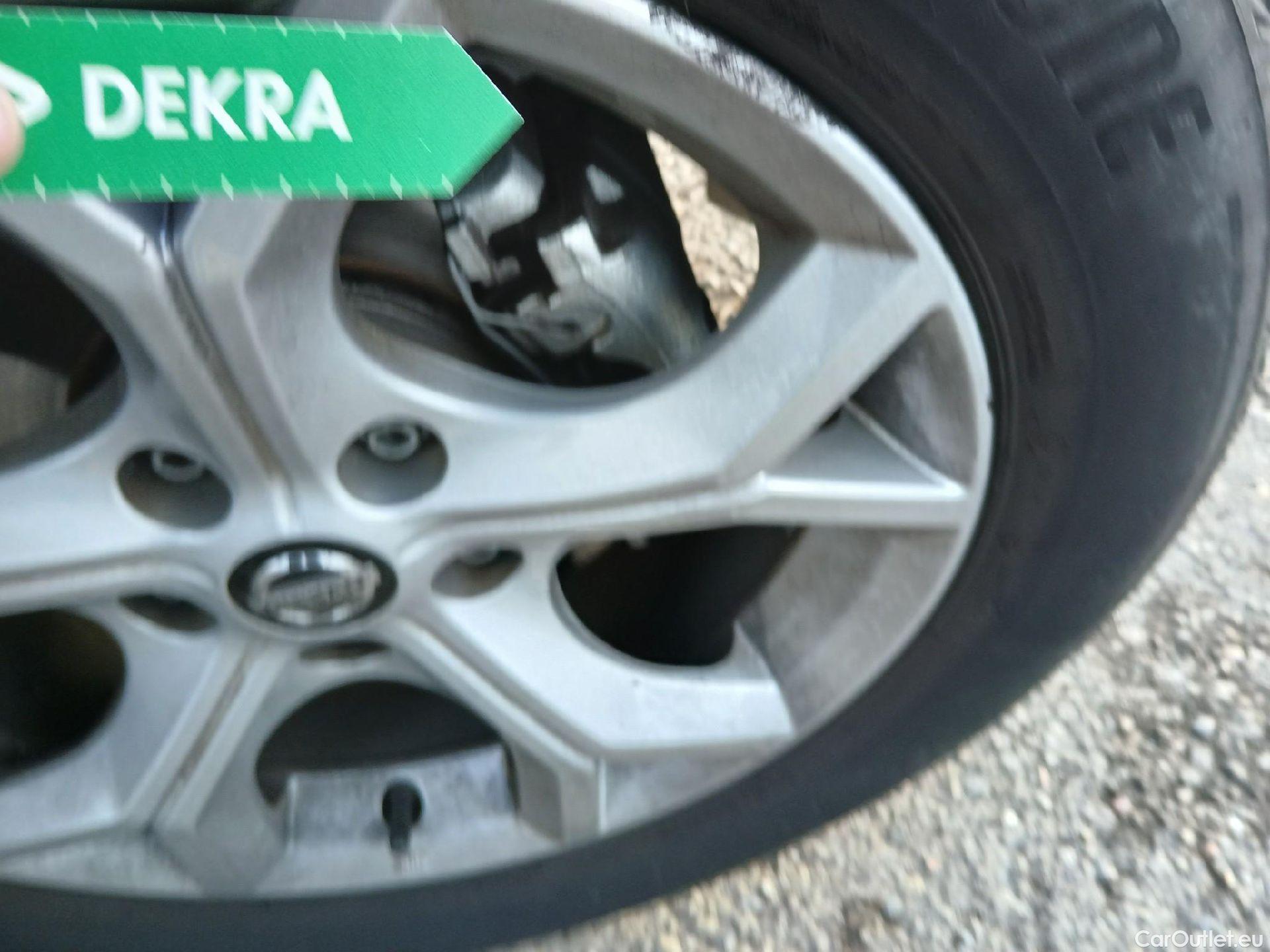  Nissan  Juke NISSAN  / 2019 / 5P / crossover DIG-T 84 kW (114 CV) DCT 7 V N-Connecta #36