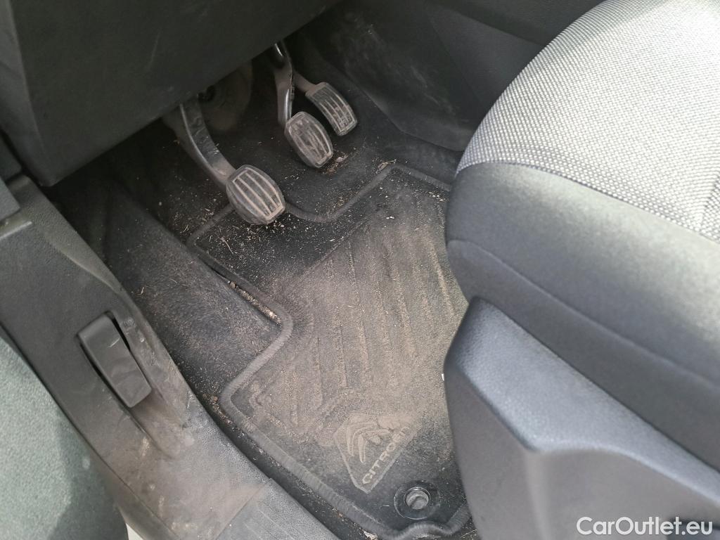  Citroen  Berlingo CITROEN  / 2018 / 4P / combi Talla M BlueHDi 100 LIVE (AC) #9