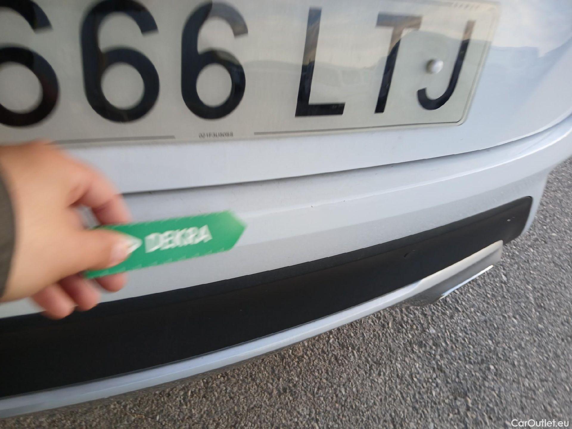  KIA  XCeed KIA  / 2019 / 5P / todoterreno 1.0 T-GDi Drive 88kW (120CV) #23