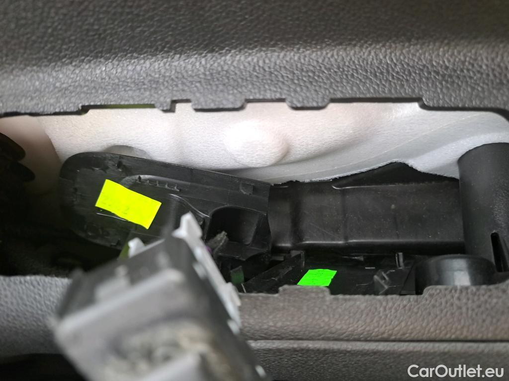  Citroen  Berlingo CITROEN  / 2018 / 4P / combi Talla M BlueHDi 100 LIVE (AC) #14