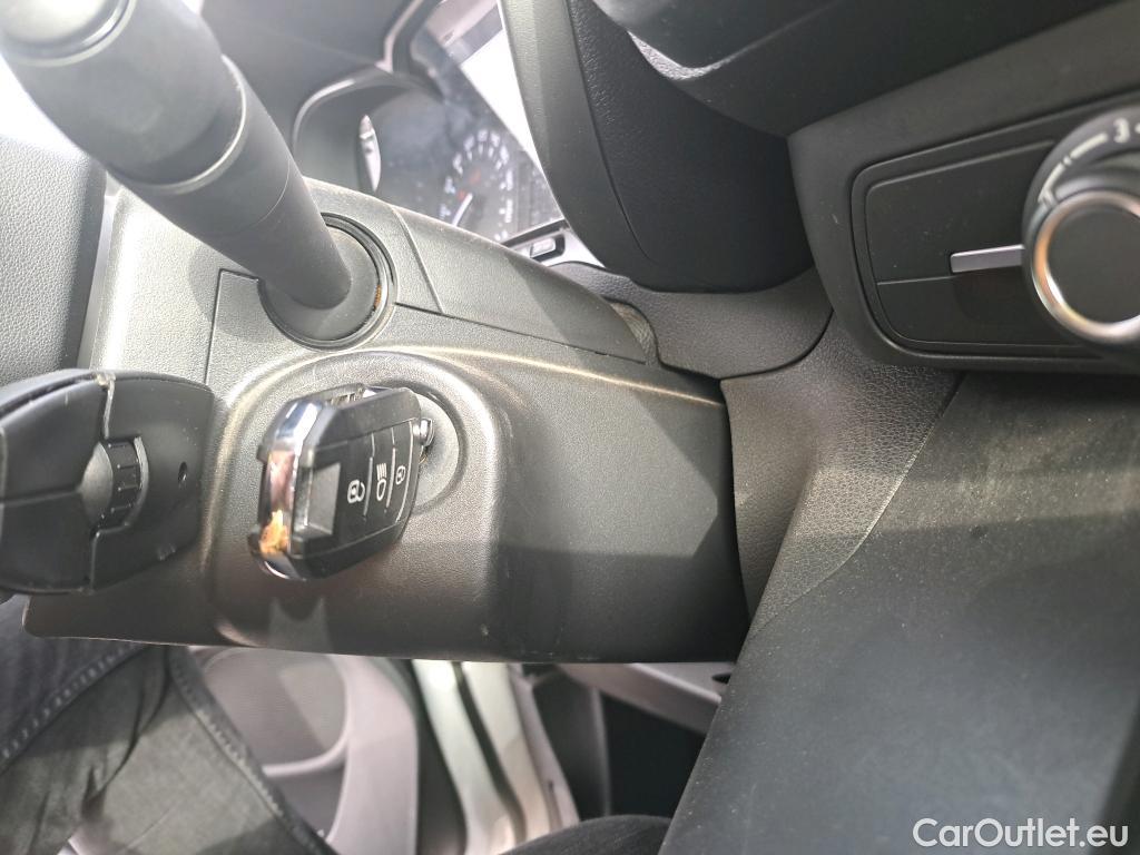  Citroen  Berlingo CITROEN  / 2018 / 4P / combi Talla M BlueHDi 100 LIVE (AC) #1