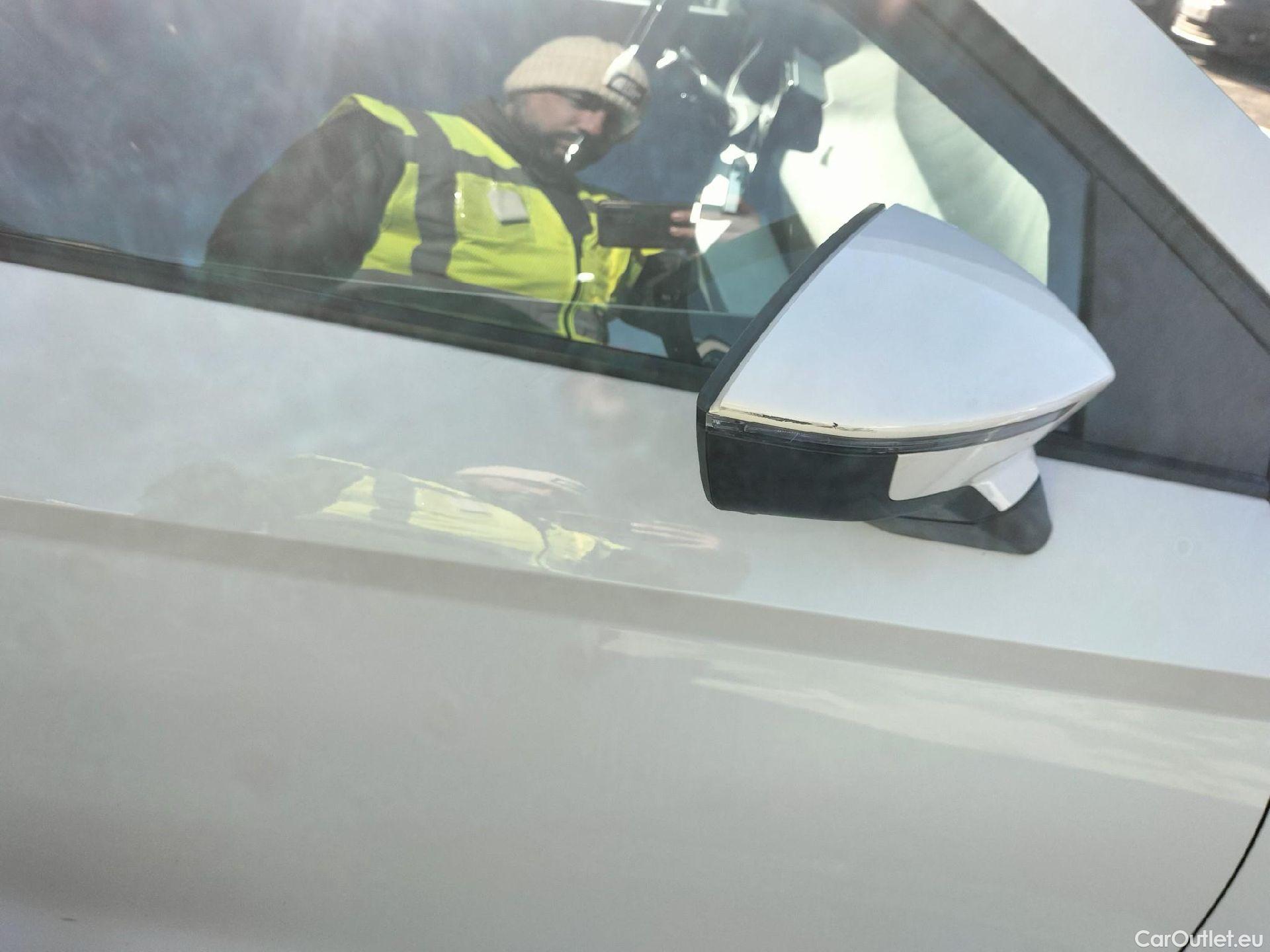  Seat  Arona  Style Special Edition 1.0 TSI 115CV AT7 E6d #60