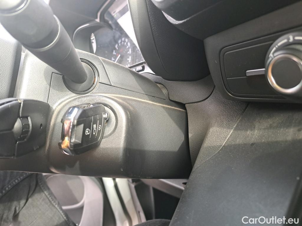  Citroen  Berlingo CITROEN  / 2018 / 4P / combi Talla M BlueHDi 100 LIVE (AC) #2