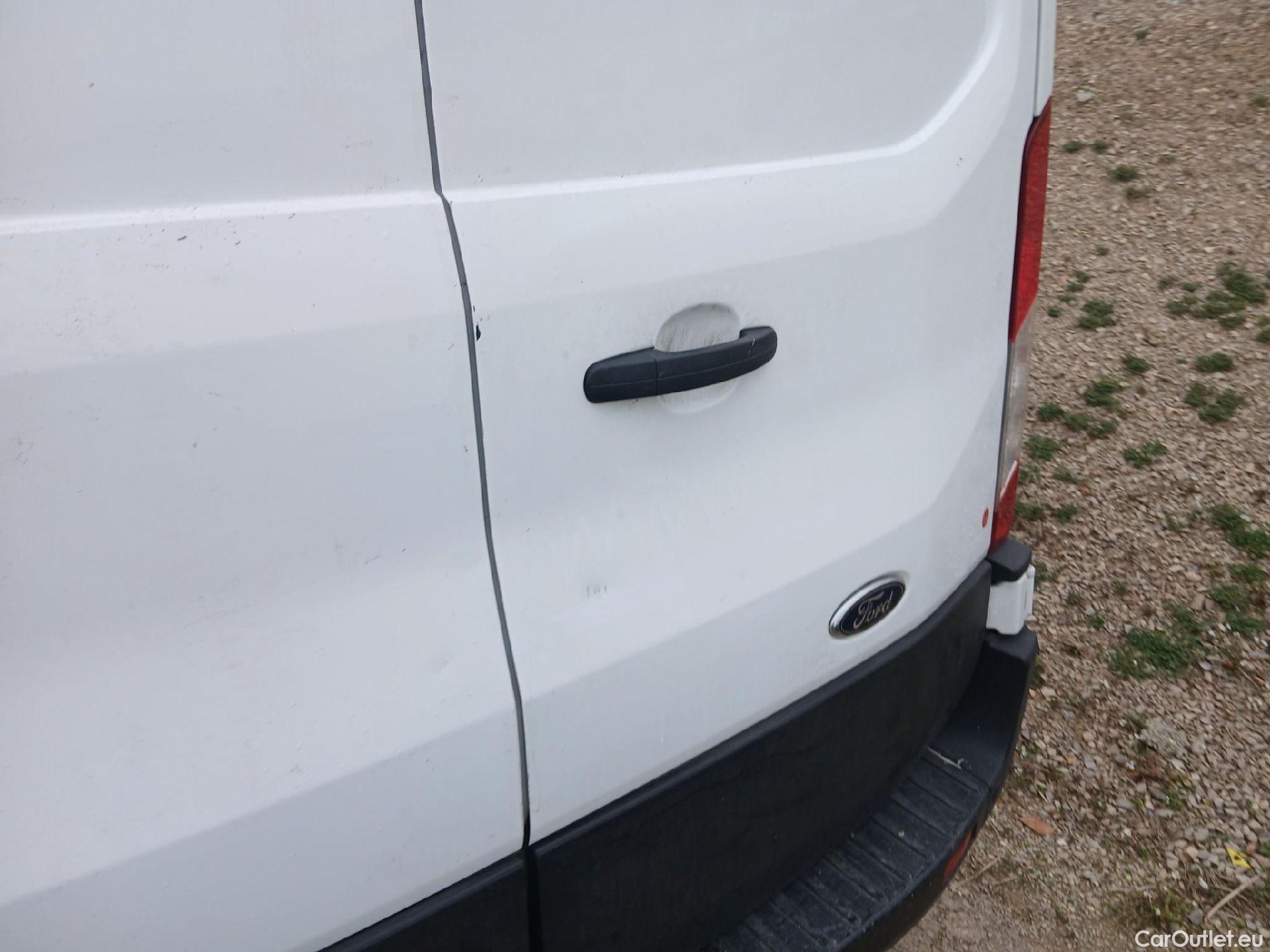  Ford  Transit FORD  / 2013 / 4P / furgón 310 77kW L3H2 Van Trend FWD #19