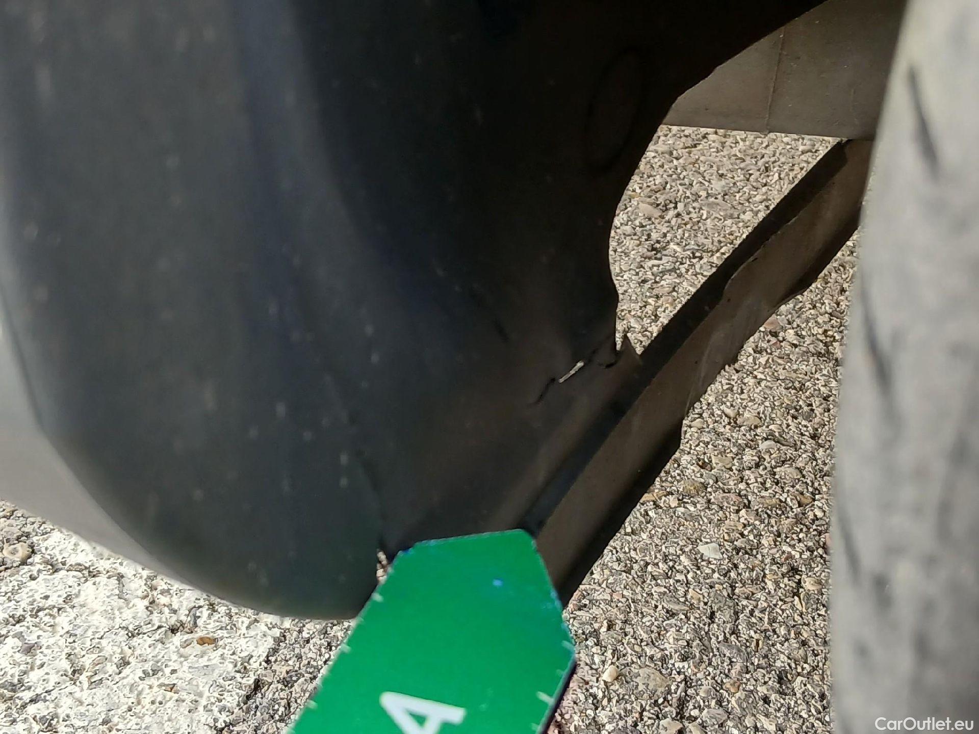  Mercedes  Citan MERCEDES-BENZ  / 2012 / 4P / furgón derivado de turismo 109 CDI Furgón Largo #24