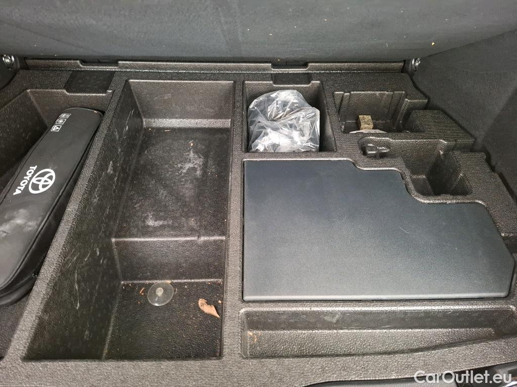  Toyota  C-HR TOYOTA  / 2016 / 5P / SUV 2.0 Hybride 184 Dynamic Business Beyond #28