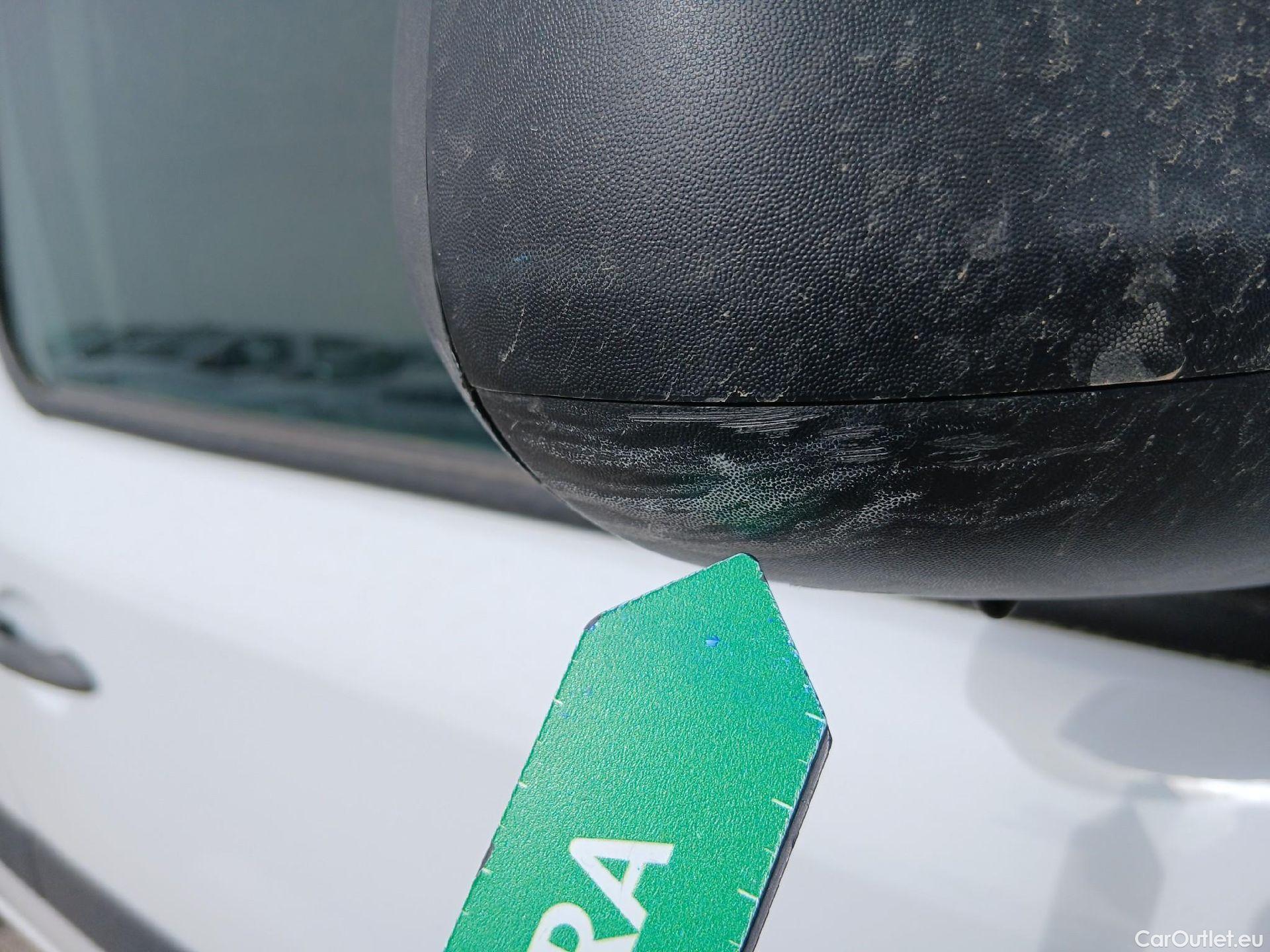  Mercedes  Citan MERCEDES-BENZ  / 2012 / 4P / furgón derivado de turismo 109 CDI Furgón Largo #29