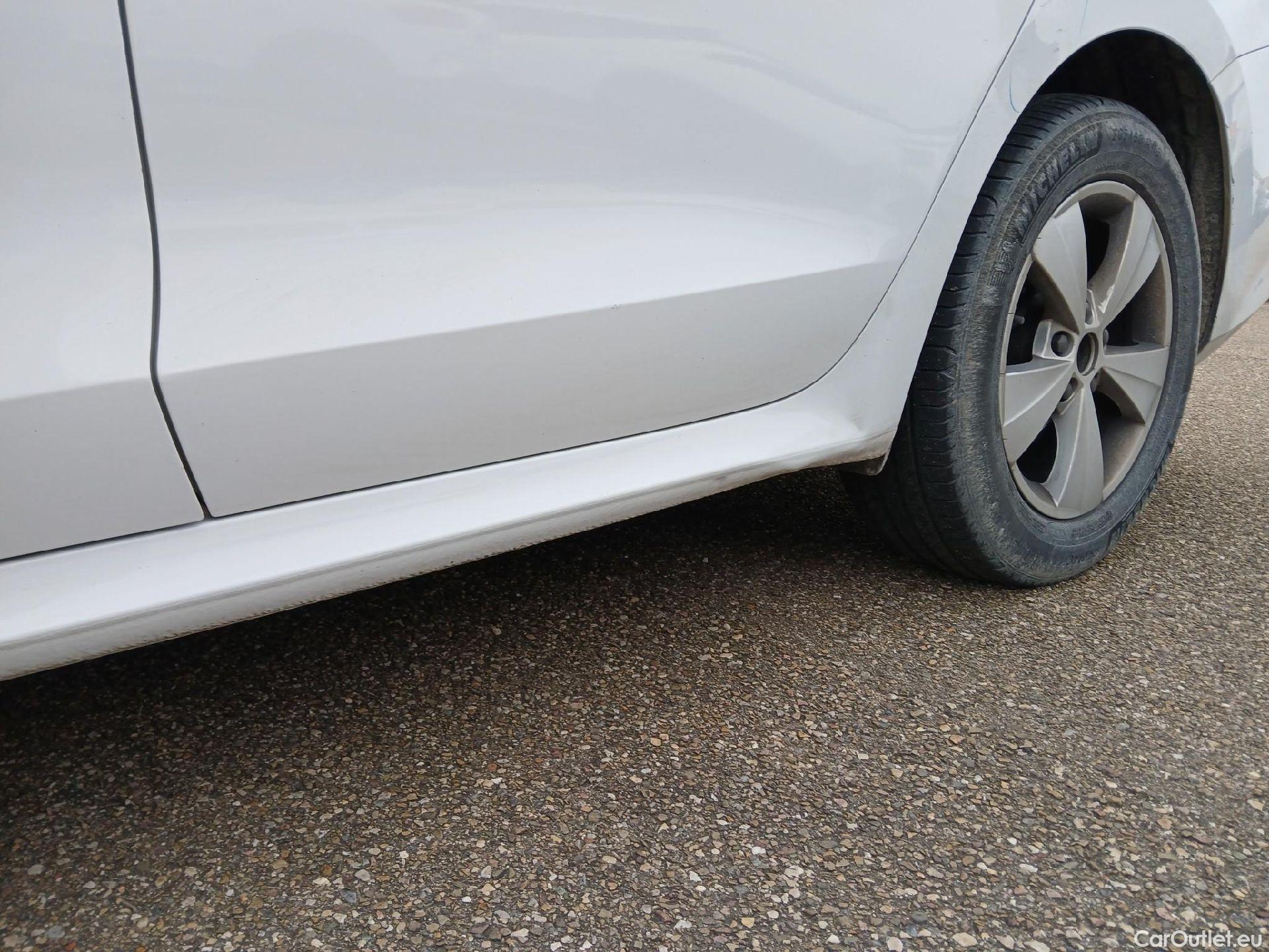  Skoda  Octavia SKODA  / 2020 / 5P / familiar Combi 2.0 TDI 110kW(150CV) DSG Ambition #35