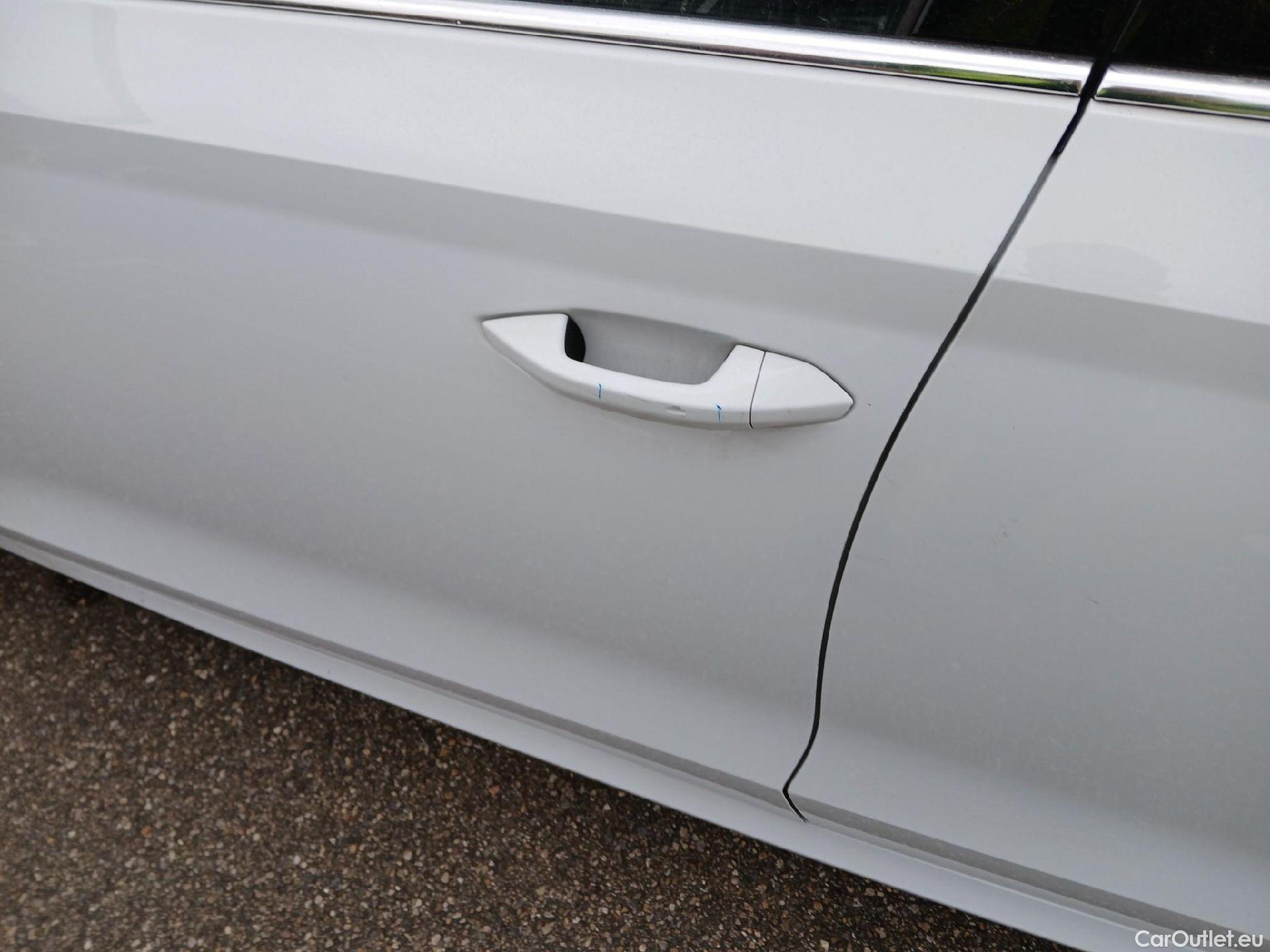  Skoda  Octavia SKODA  / 2020 / 5P / familiar Combi 2.0 TDI 110kW(150CV) DSG Ambition #13