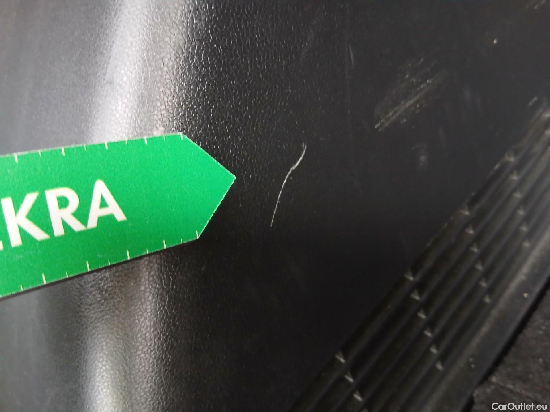  Hyundai  Konna HYUNDAI Kona / 2023 / 5P / todoterreno HEV 1.6GDI 129CV DT Maxx #35