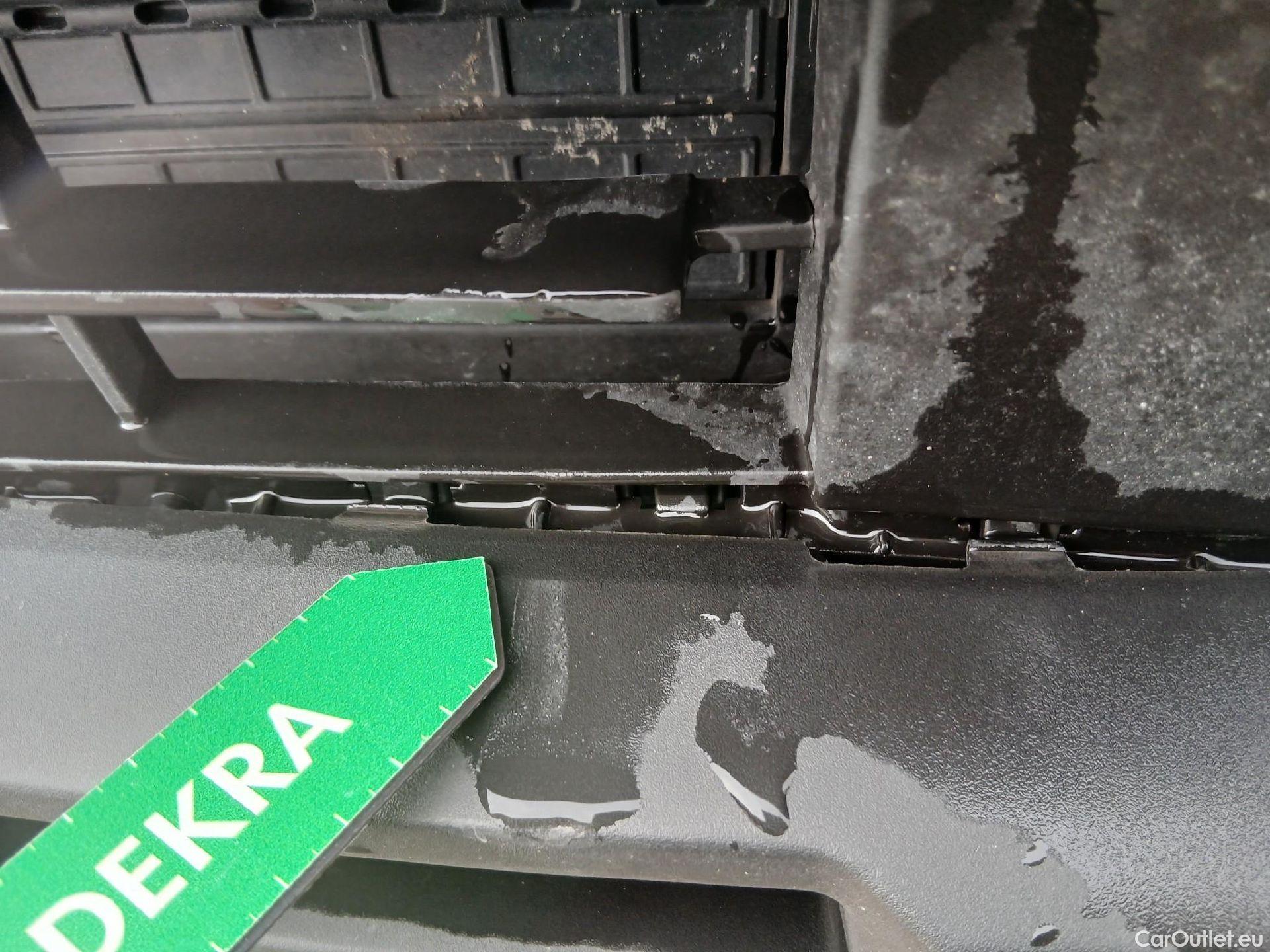  Hyundai  Konna HYUNDAI Kona / 2023 / 5P / todoterreno HEV 1.6GDI 129CV DT Maxx #9