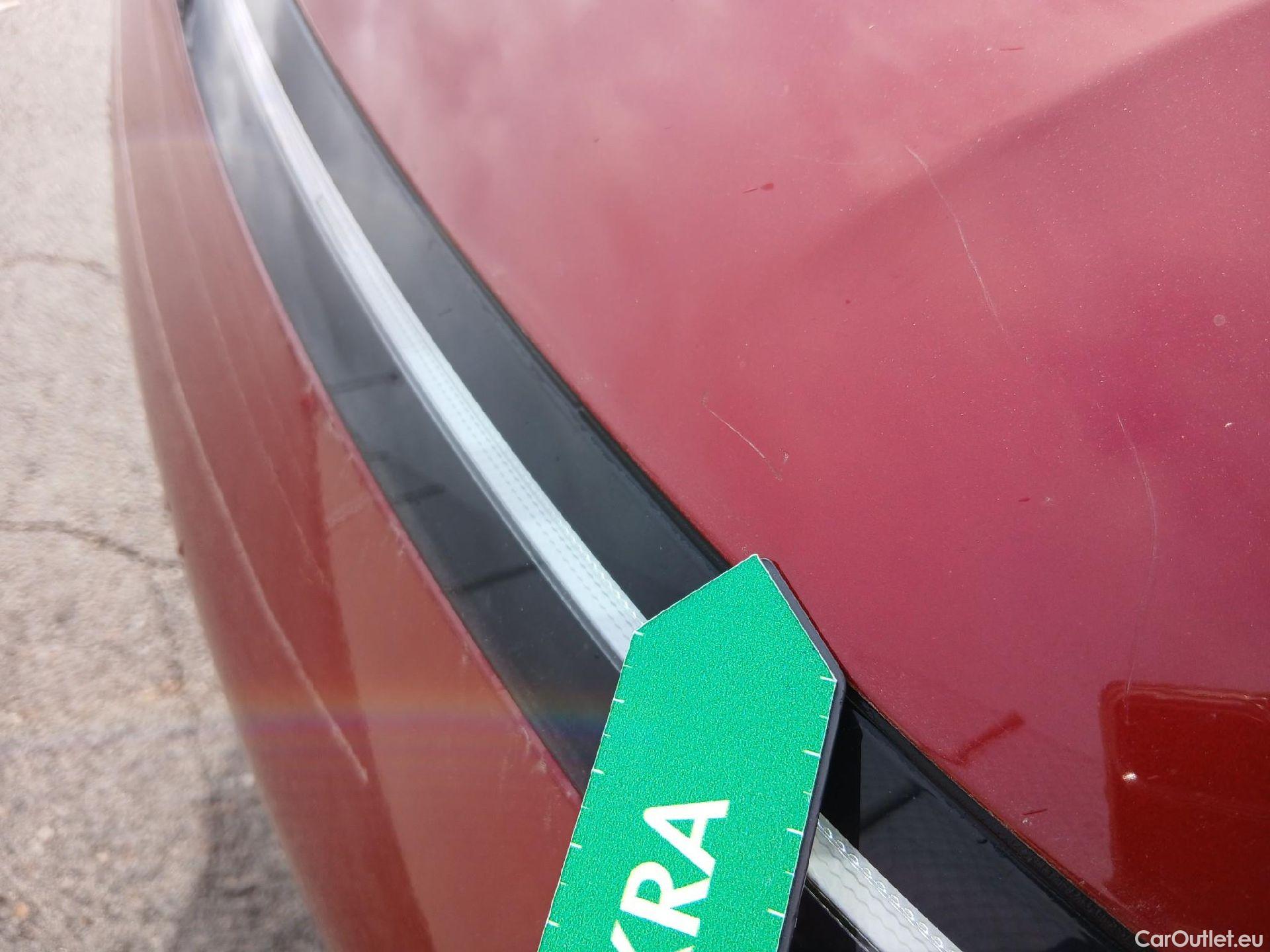  Hyundai  Konna HYUNDAI Kona / 2023 / 5P / todoterreno HEV 1.6GDI 129CV DT Maxx #2