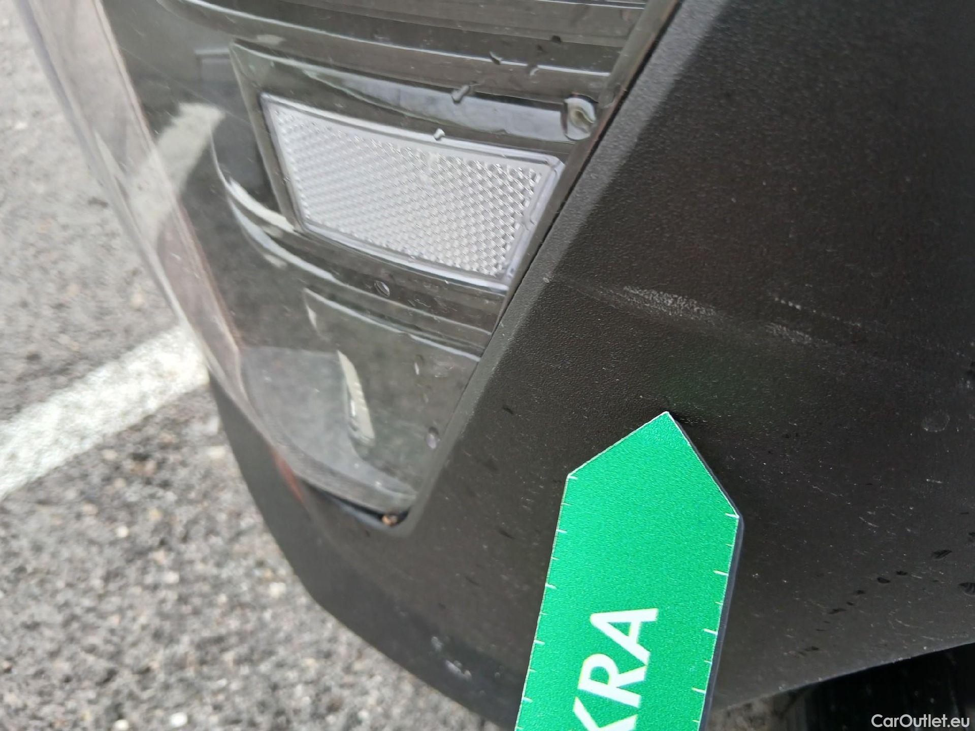  Hyundai  Konna HYUNDAI Kona / 2023 / 5P / todoterreno HEV 1.6GDI 129CV DT Maxx #13