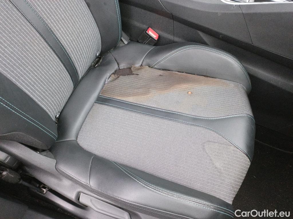  Peugeot  3008 PEUGEOT  Hybrid / 2020 / 5P / todoterreno 225 e-EAT8 Allure (AC2) #1