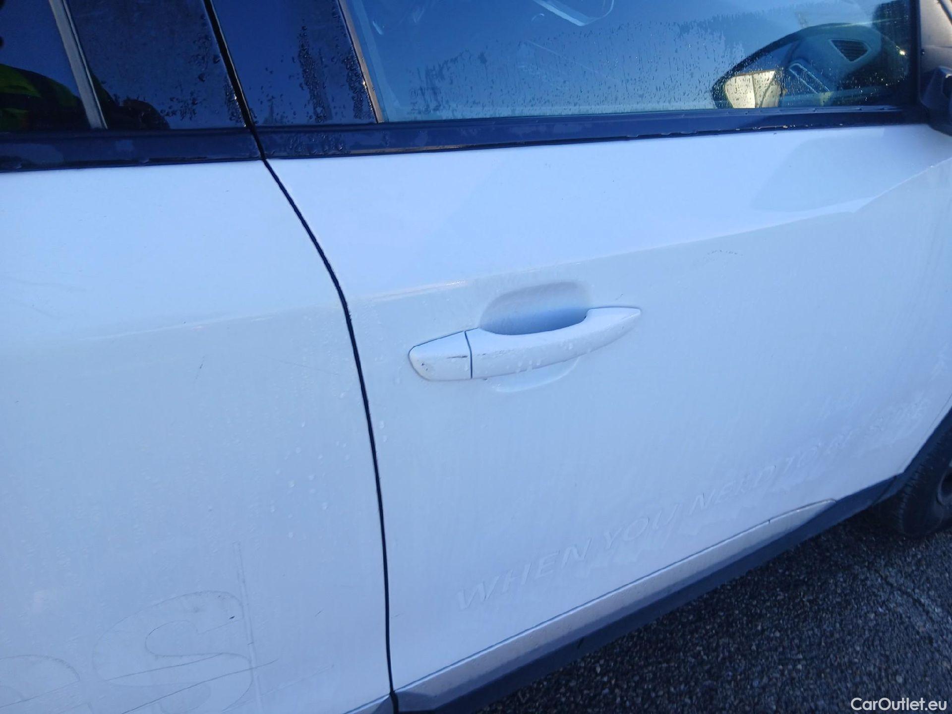  Peugeot  2008 PEUGEOT  / 2019 / 5P / todoterreno Allure BlueHDI 81kW (110CV) #27