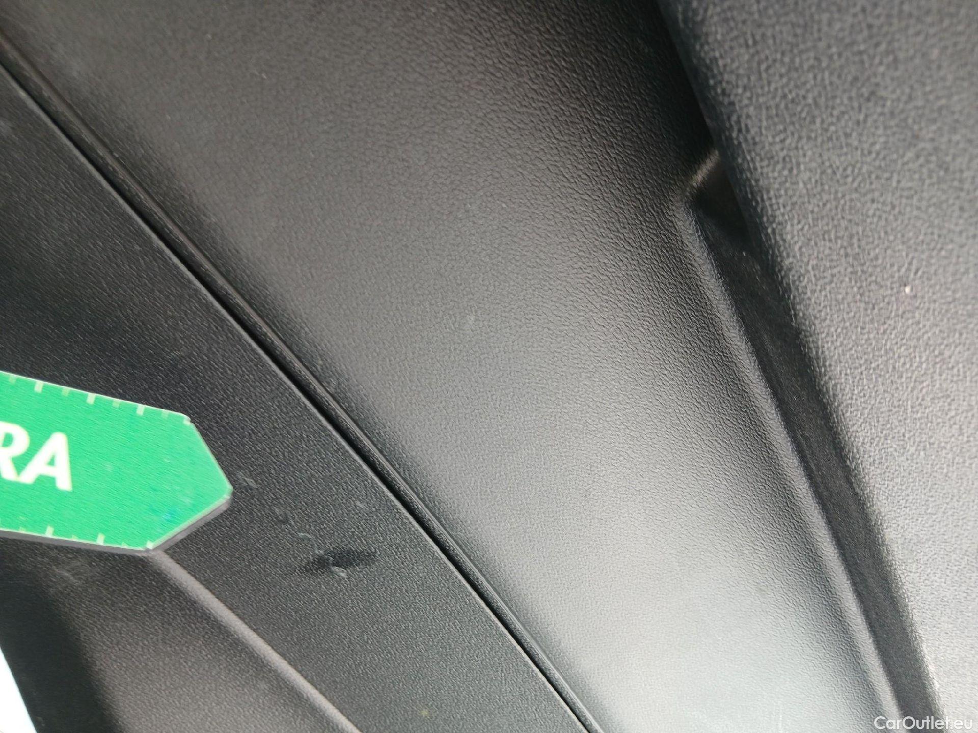  Audi  A1 Sportback AUDI A1 / 2018 / 5P / berlina con portón Sportback Advanced 30 TFSI 81kW (110CV) #3