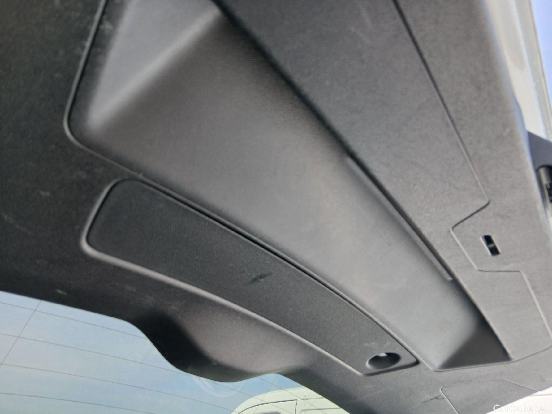  Audi  A1 Sportback AUDI A1 / 2018 / 5P / berlina con portón Sportback Advanced 30 TFSI 81kW (110CV) #4