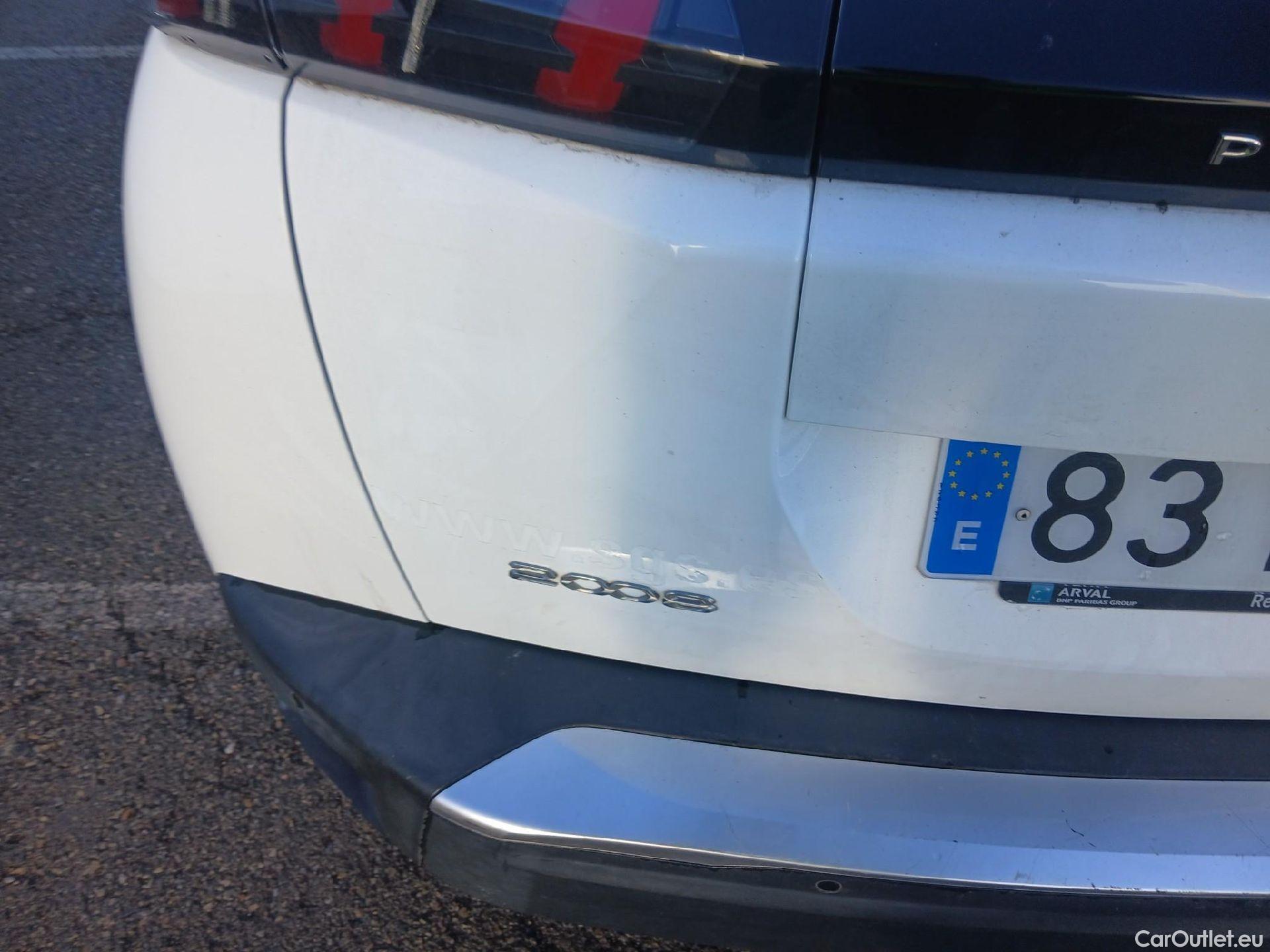  Peugeot  2008 PEUGEOT  / 2019 / 5P / todoterreno Allure BlueHDI 81kW (110CV) #21