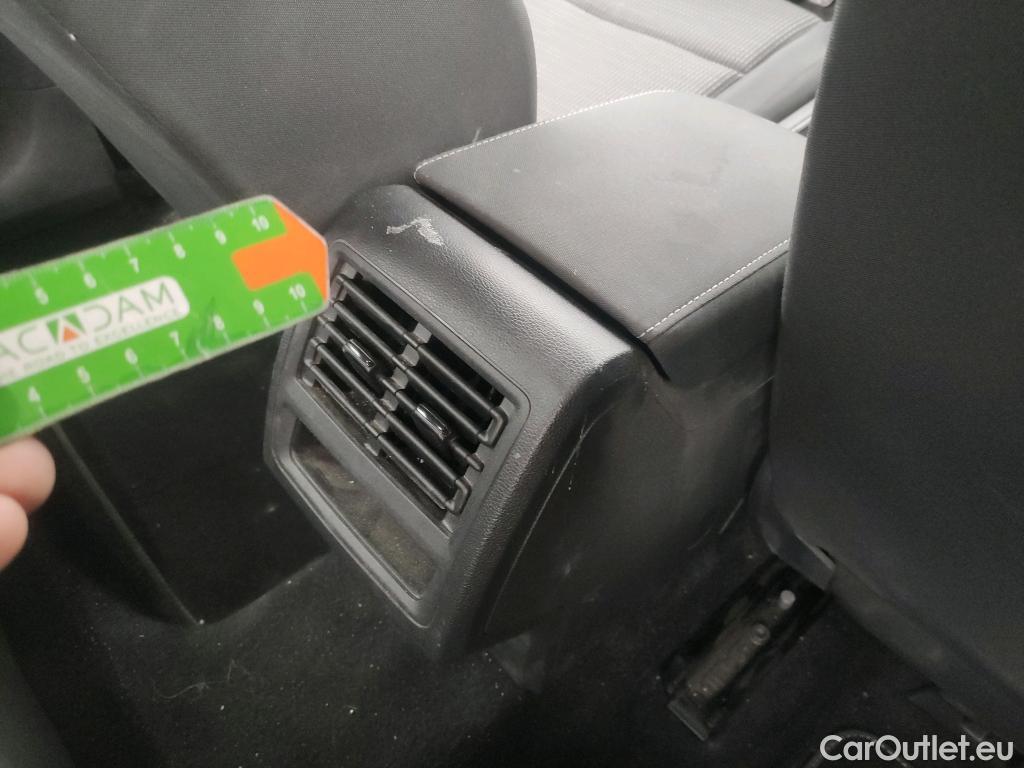  Volkswagen  Golf  VOLKSWAGEN / 2020 / 5P / berlina con portón 2.0 TDI 85kW (115CV) #4