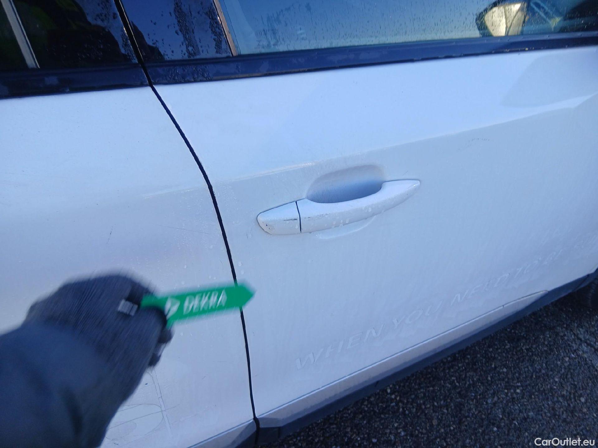  Peugeot  2008 PEUGEOT  / 2019 / 5P / todoterreno Allure BlueHDI 81kW (110CV) #28