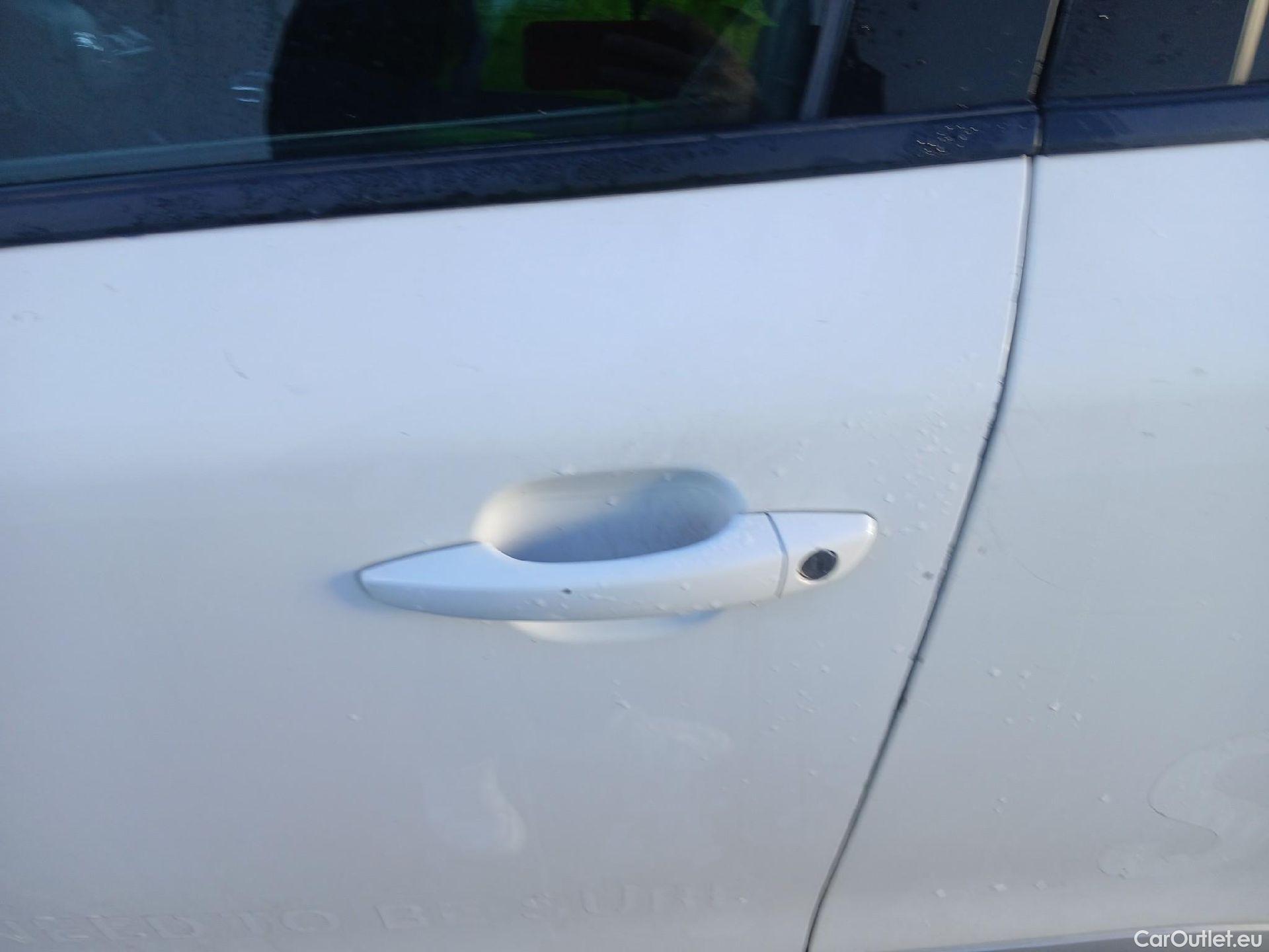  Peugeot  2008 PEUGEOT  / 2019 / 5P / todoterreno Allure BlueHDI 81kW (110CV) #12