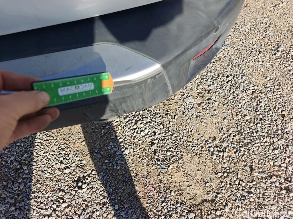  Peugeot  2008 PEUGEOT  / 2019 / 5P / todoterreno Allure BlueHDI 81kW (110CV) #33