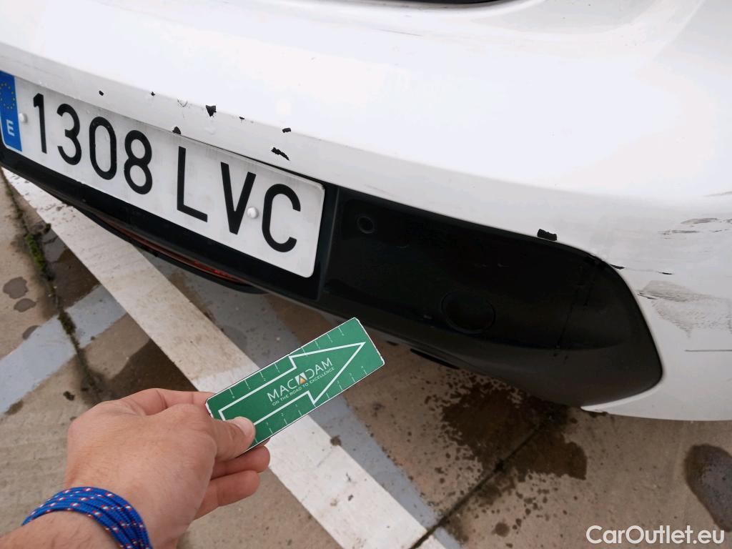  Peugeot  208 PEUGEOT  / 2019 / 5P / berlina con portón BlueHDi 73kW (100CV) Business Line #19