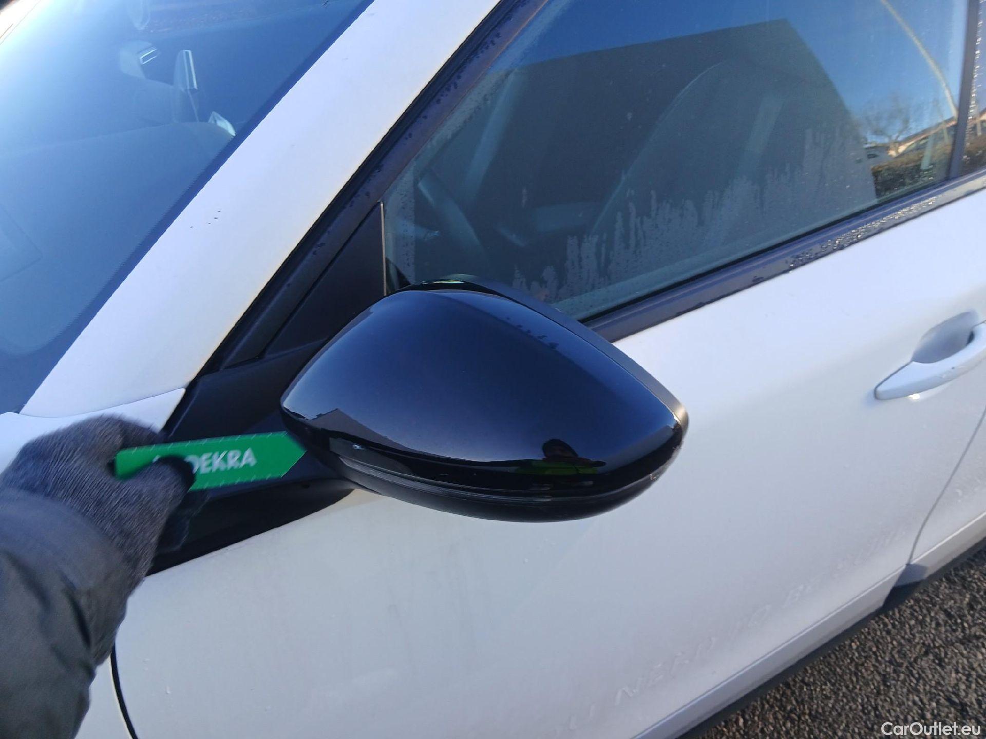  Peugeot  2008 PEUGEOT  / 2019 / 5P / todoterreno Allure BlueHDI 81kW (110CV) #7