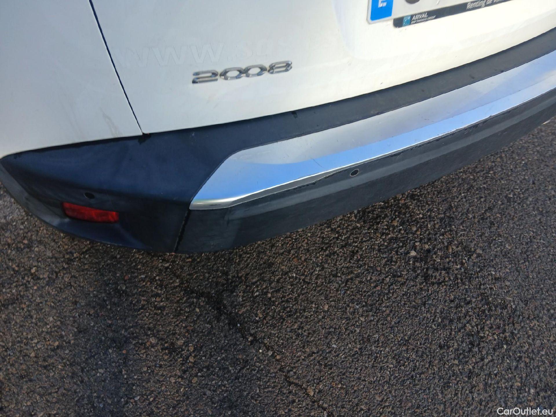  Peugeot  2008 PEUGEOT  / 2019 / 5P / todoterreno Allure BlueHDI 81kW (110CV) #17