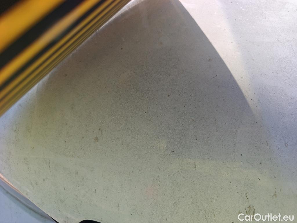  Peugeot  2008 PEUGEOT  / 2019 / 5P / todoterreno Allure BlueHDI 81kW (110CV) #4