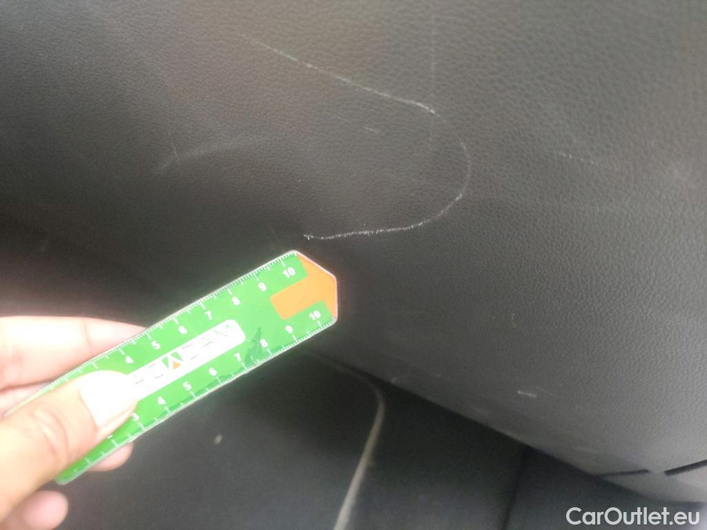  Volkswagen  Golf  VOLKSWAGEN / 2020 / 5P / berlina con portón 2.0 TDI 85kW (115CV) #6