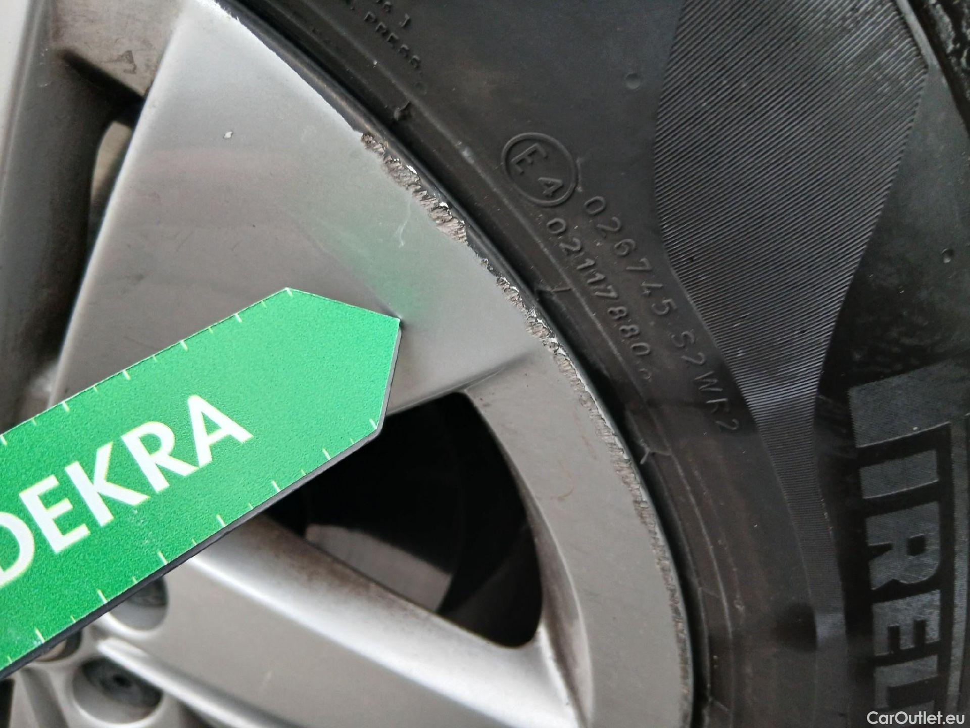  Volkswagen  Golf  VOLKSWAGEN / 2020 / 5P / berlina con portón 2.0 TDI 85kW (115CV) #8