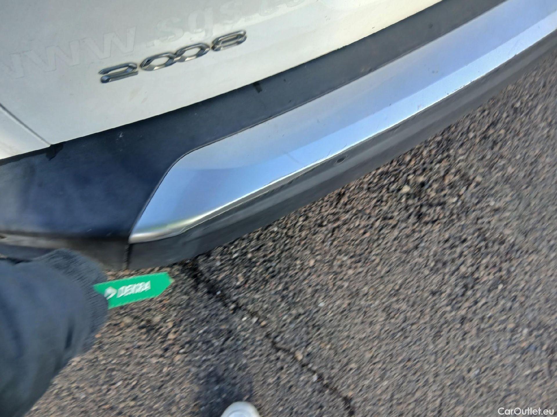  Peugeot  2008 PEUGEOT  / 2019 / 5P / todoterreno Allure BlueHDI 81kW (110CV) #18