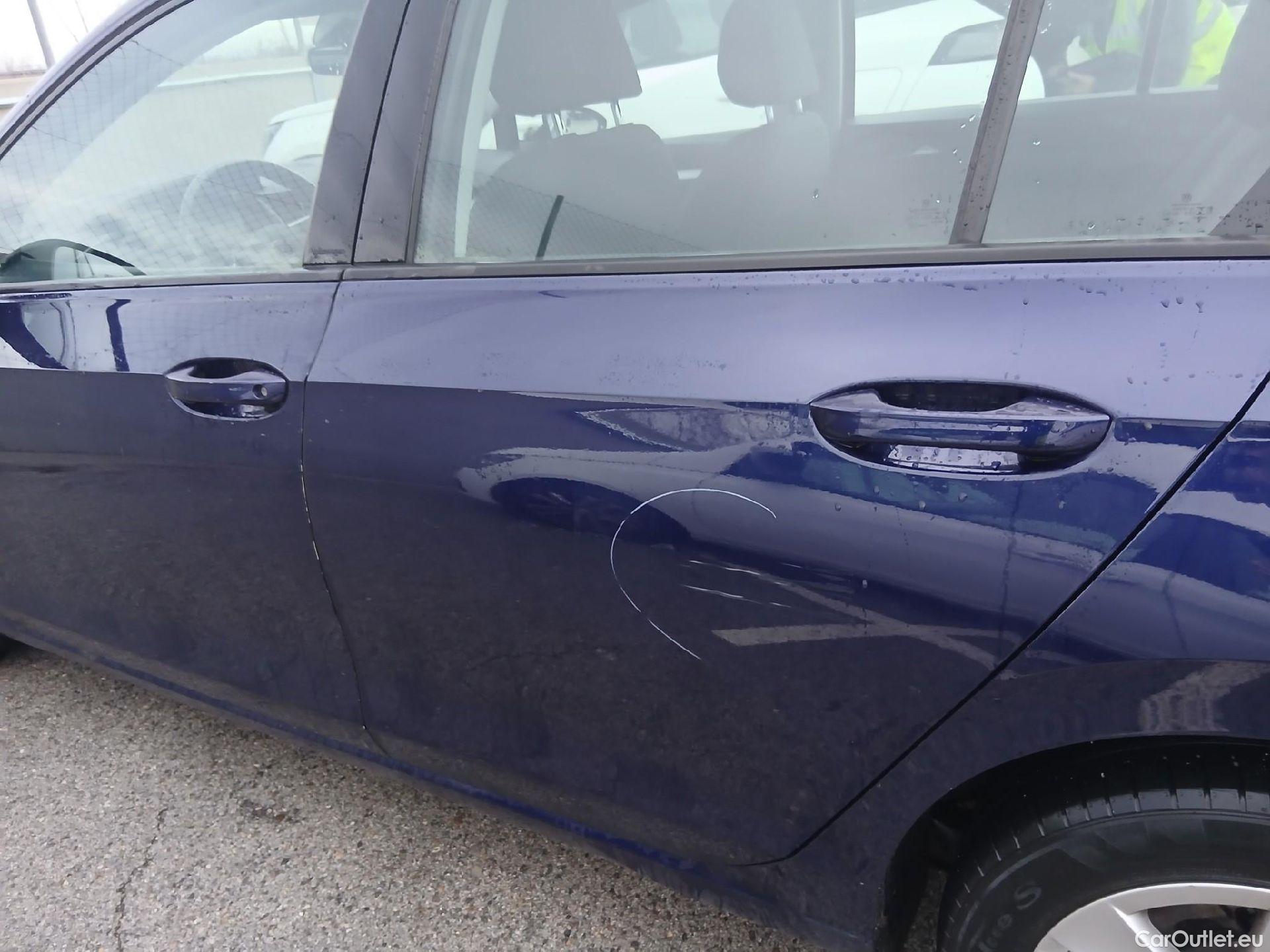  Volkswagen  Golf  VOLKSWAGEN / 2020 / 5P / berlina con portón 2.0 TDI 85kW (115CV) #13