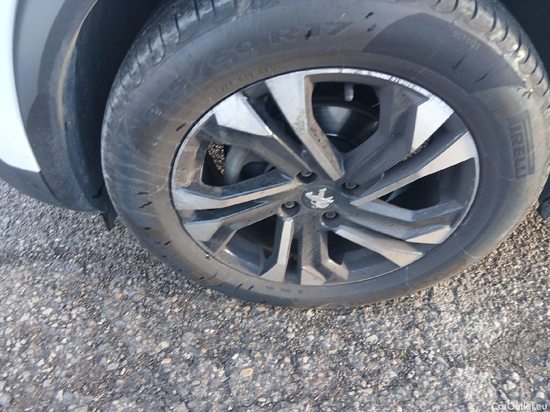  Peugeot  2008 PEUGEOT  / 2019 / 5P / todoterreno Allure BlueHDI 81kW (110CV) #5