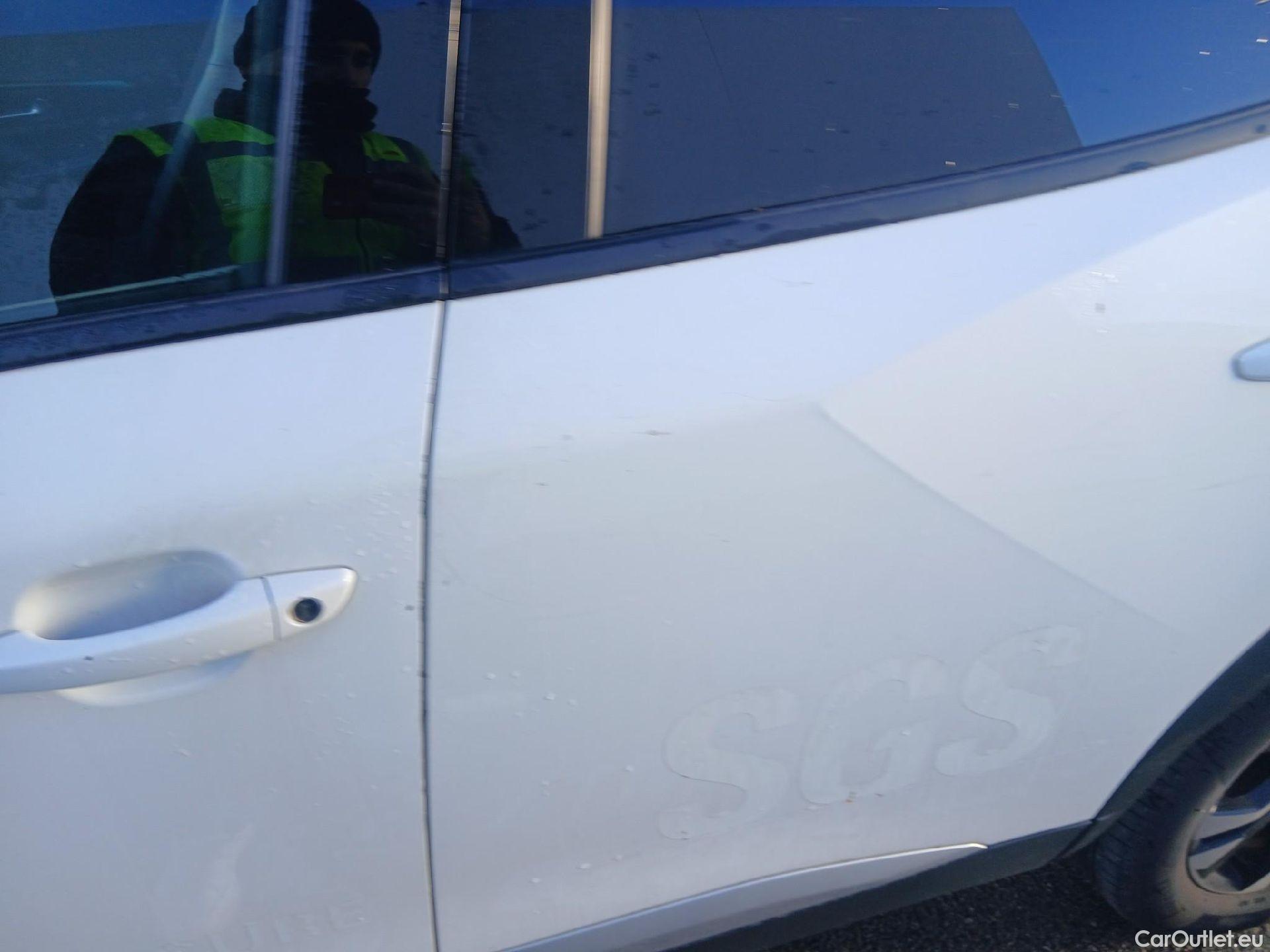  Peugeot  2008 PEUGEOT  / 2019 / 5P / todoterreno Allure BlueHDI 81kW (110CV) #13